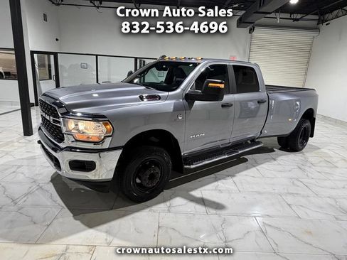 Used 2024 RAM 3500 Big Horn AWD/4WD image 1