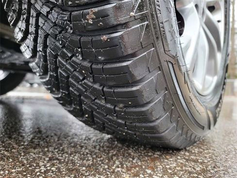 Certified 2021 Jeep Cherokee Latitude Lux w/ Sun & Sound Group image 18