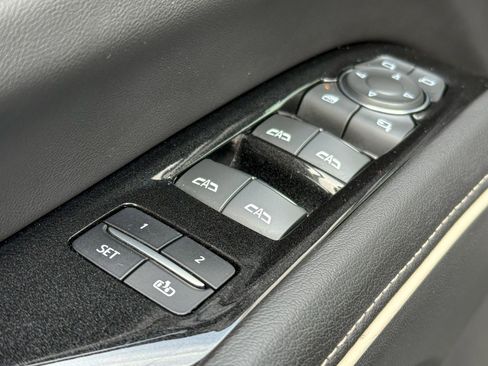 Certified 2022 Cadillac Escalade Luxury image 15