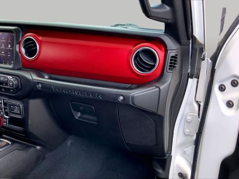 Used 2022 Jeep Wrangler Unlimited Rubicon AWD/4WD image 17
