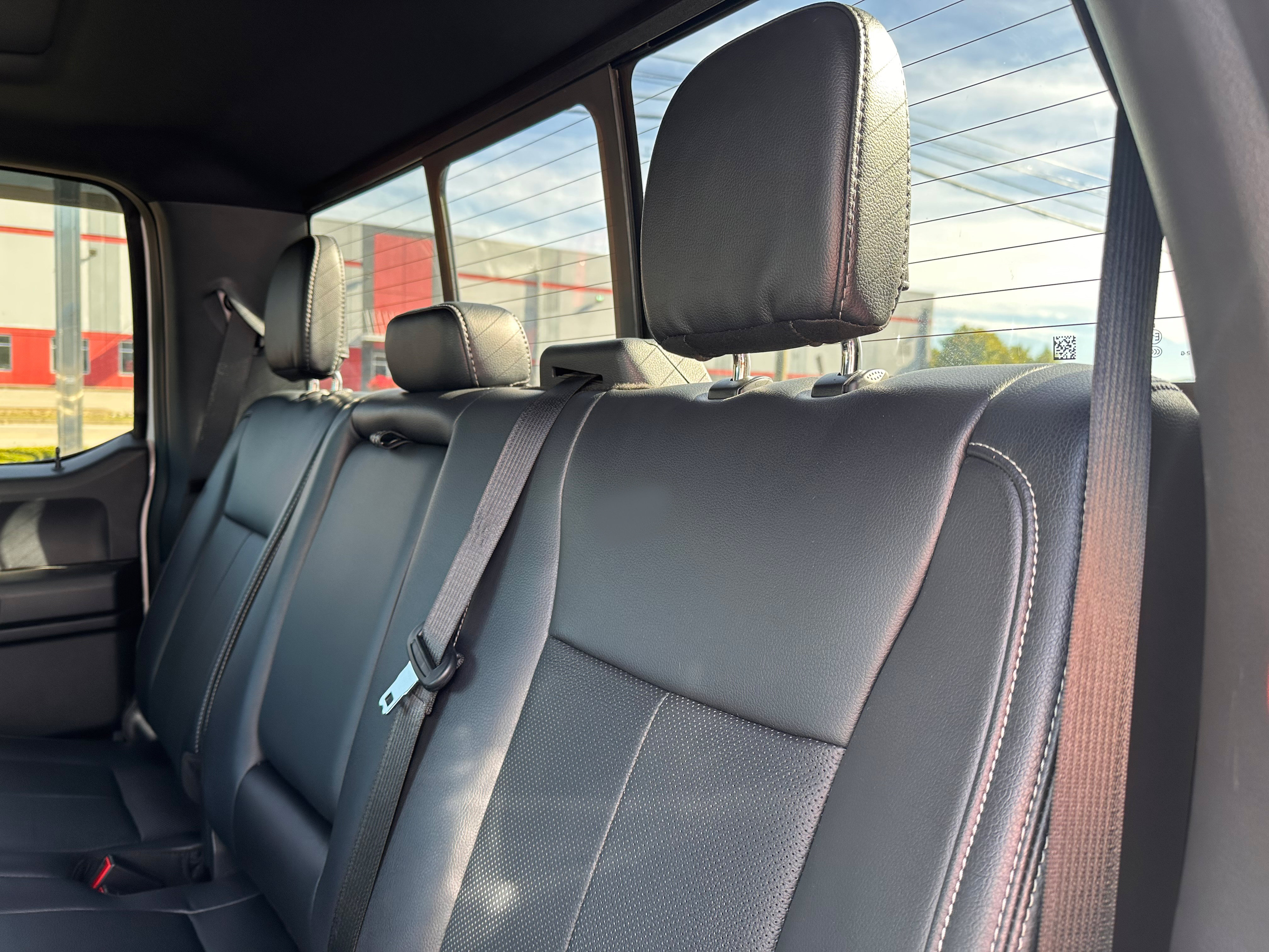 Used 2022 Ford F250 Lariat w/ Lariat Ultimate Package AWD/4WD image 14