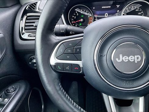 Used 2018 Jeep Compass Latitude w/ Popular Equipment Group AWD/4WD image 11