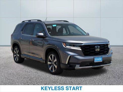 Certified 2024 Honda Pilot Touring image 4