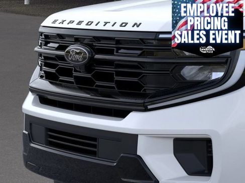 New 2026 Ford Expedition Platinum w/ Stealth Performance Package AWD/4WD image 17