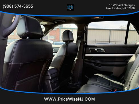 Used 2017 Ford Explorer XLT w/ Equipment Group 202A image 30