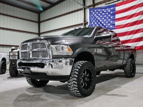 Used 2017 RAM 2500 Laramie image 3