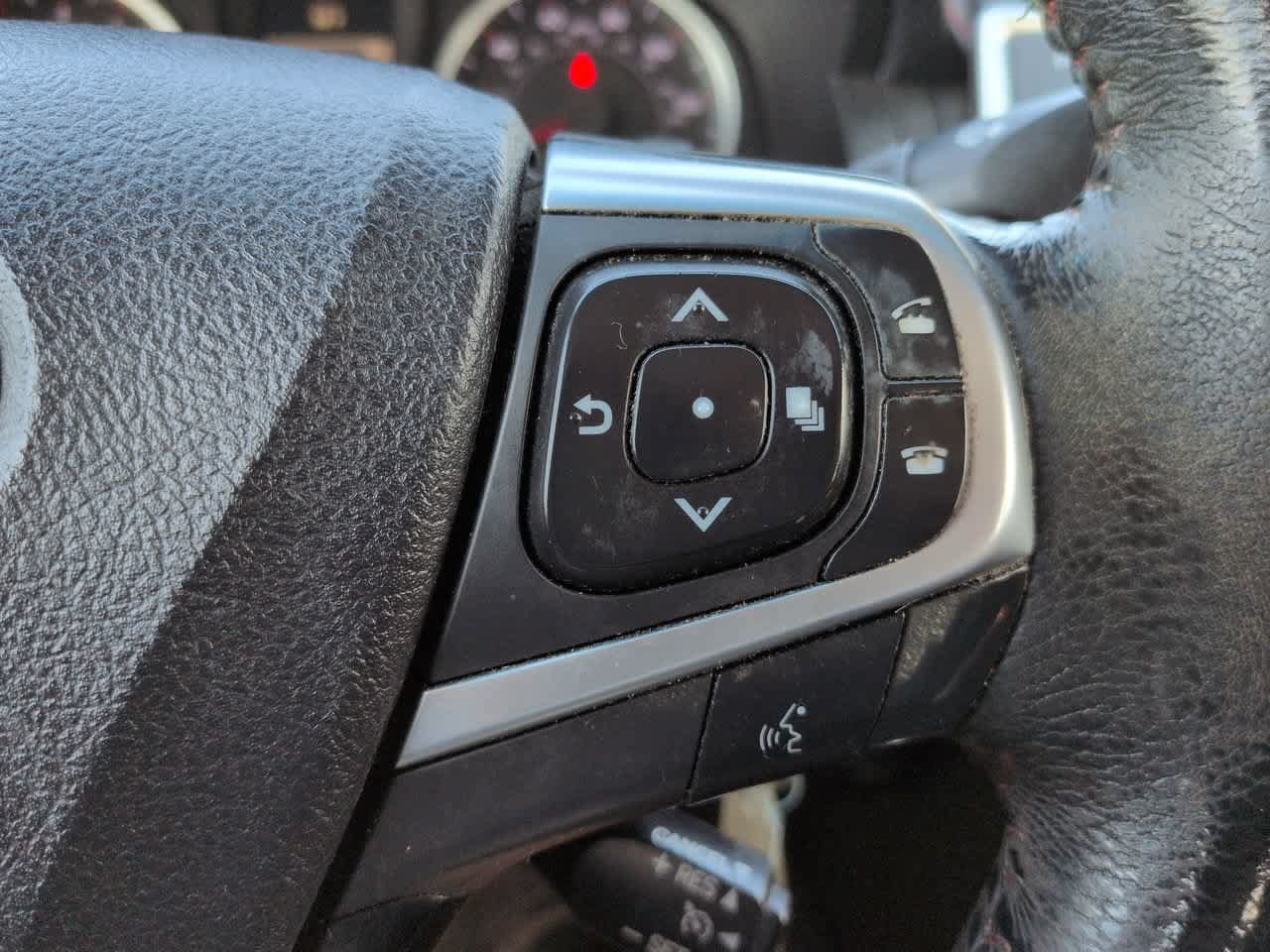 Used 2017 Toyota Camry SE FWD image 23