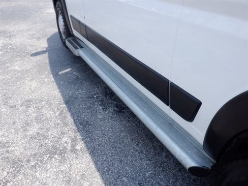 Used 2025 RAM ProMaster 2500 w/ U-Haul Equipment Group FWD image 12