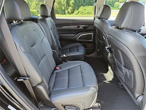 Used 2023 Kia Telluride EX w/ EX Captain's Chair Package image 15