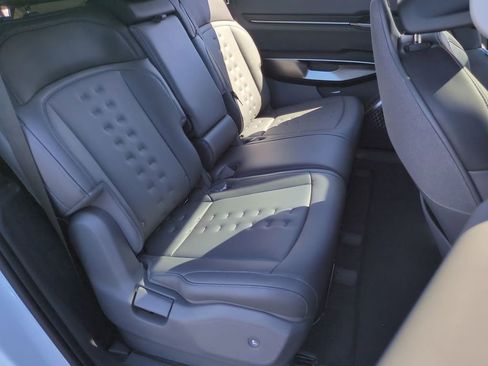 New 2026 Kia EV9 Wind image 40