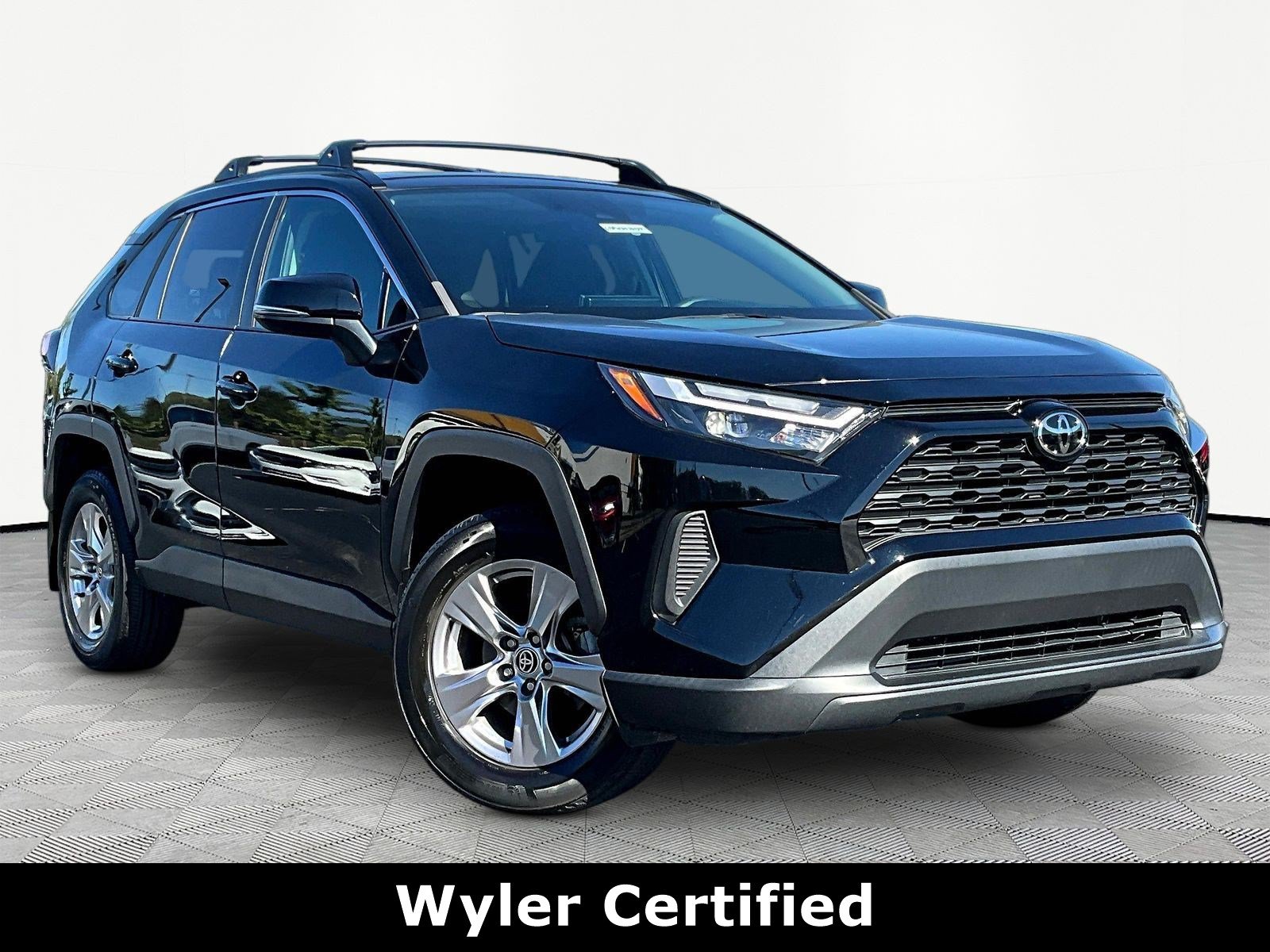 Used 2023 Toyota RAV4 XLE w/ Convenience Package AWD/4WD image 3