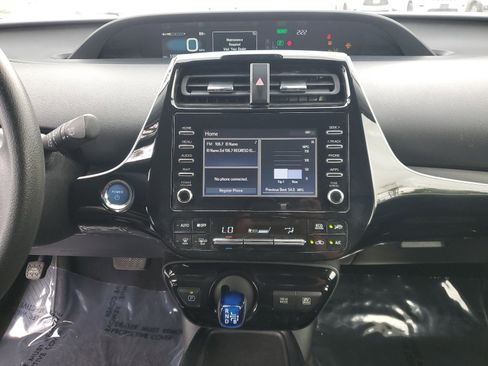 Used 2020 Toyota Prius LE image 23