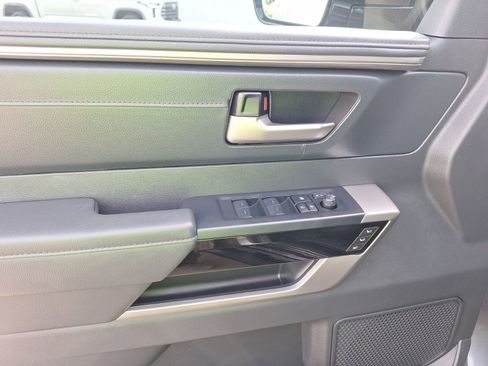 Used 2024 Toyota Tundra Limited image 19