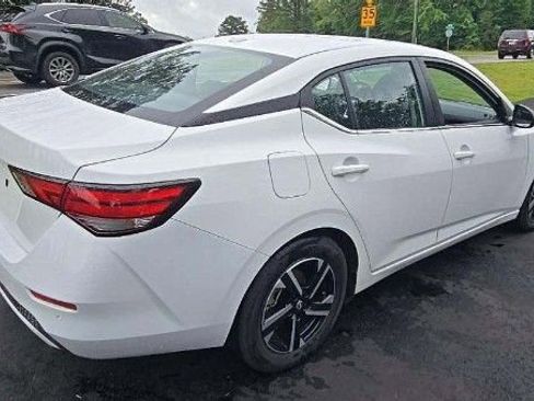 Used 2025 Nissan Sentra SV FWD image 4