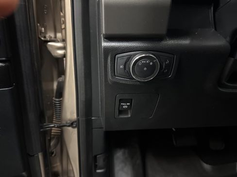 Used 2020 Ford Expedition XLT w/ FX4 Off-Road Package image 37