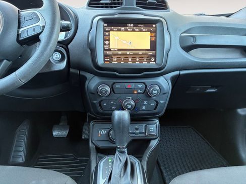 Used 2023 Jeep Renegade Latitude image 11