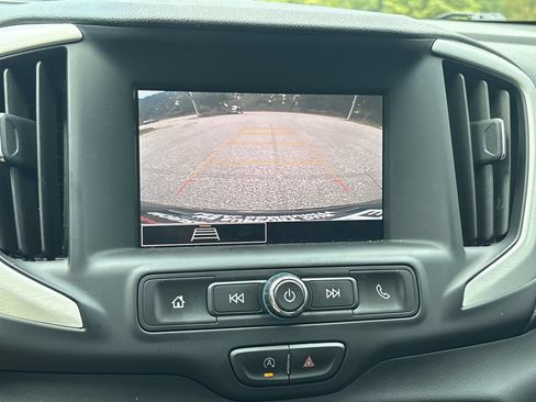 Used 2024 GMC Terrain SLE FWD image 6