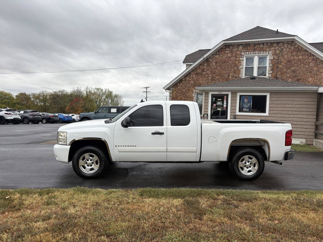 Used 2007 Chevrolet Silverado 1500 LT w/ Safety Package RWD image 2