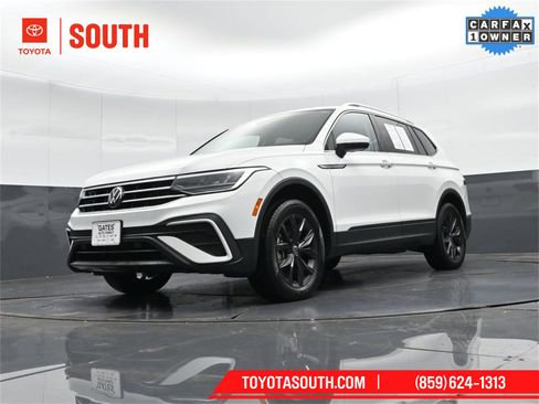 Used 2024 Volkswagen Tiguan SE image 44