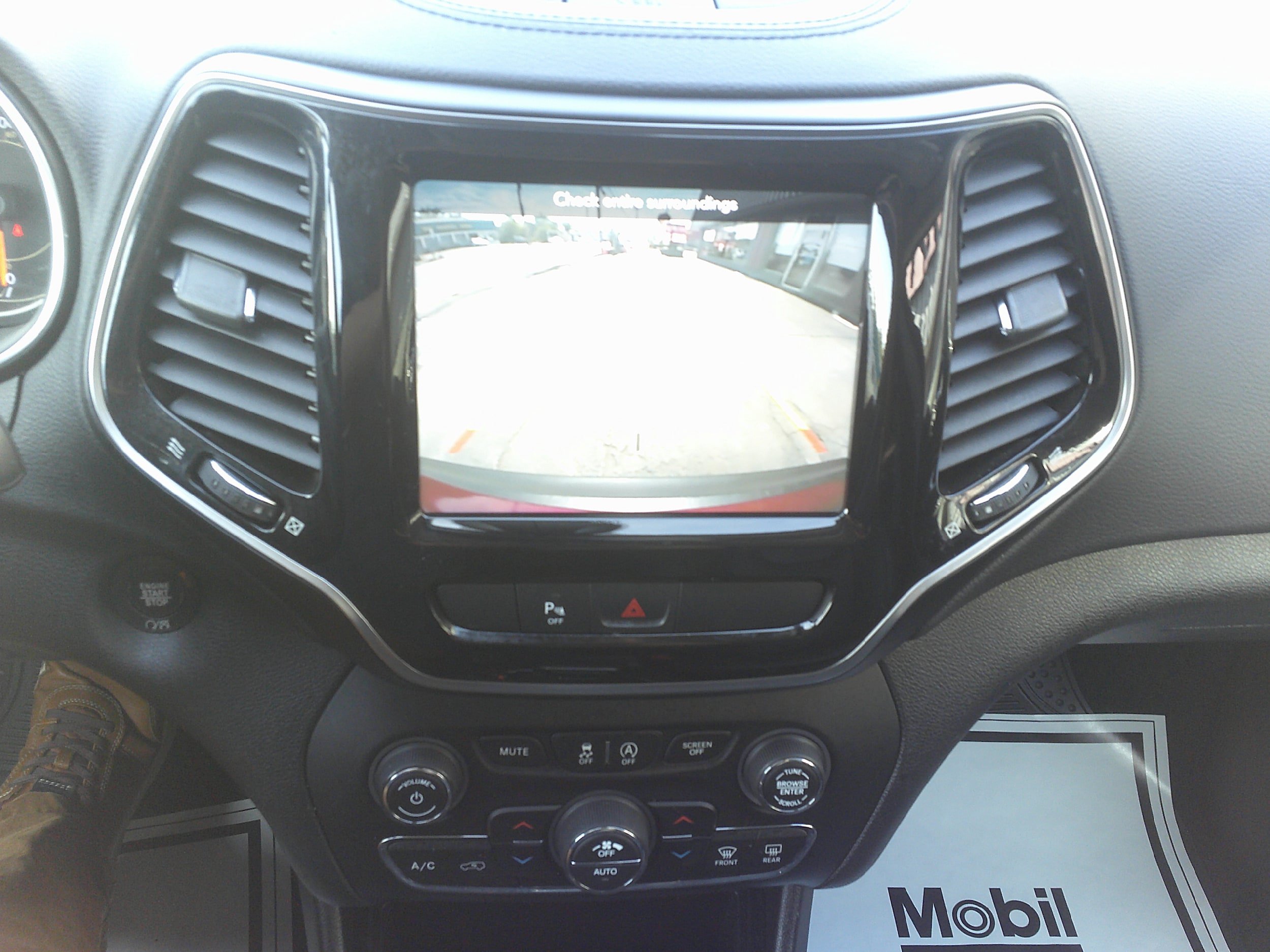 Used 2019 Jeep Cherokee Limited AWD/4WD image 26