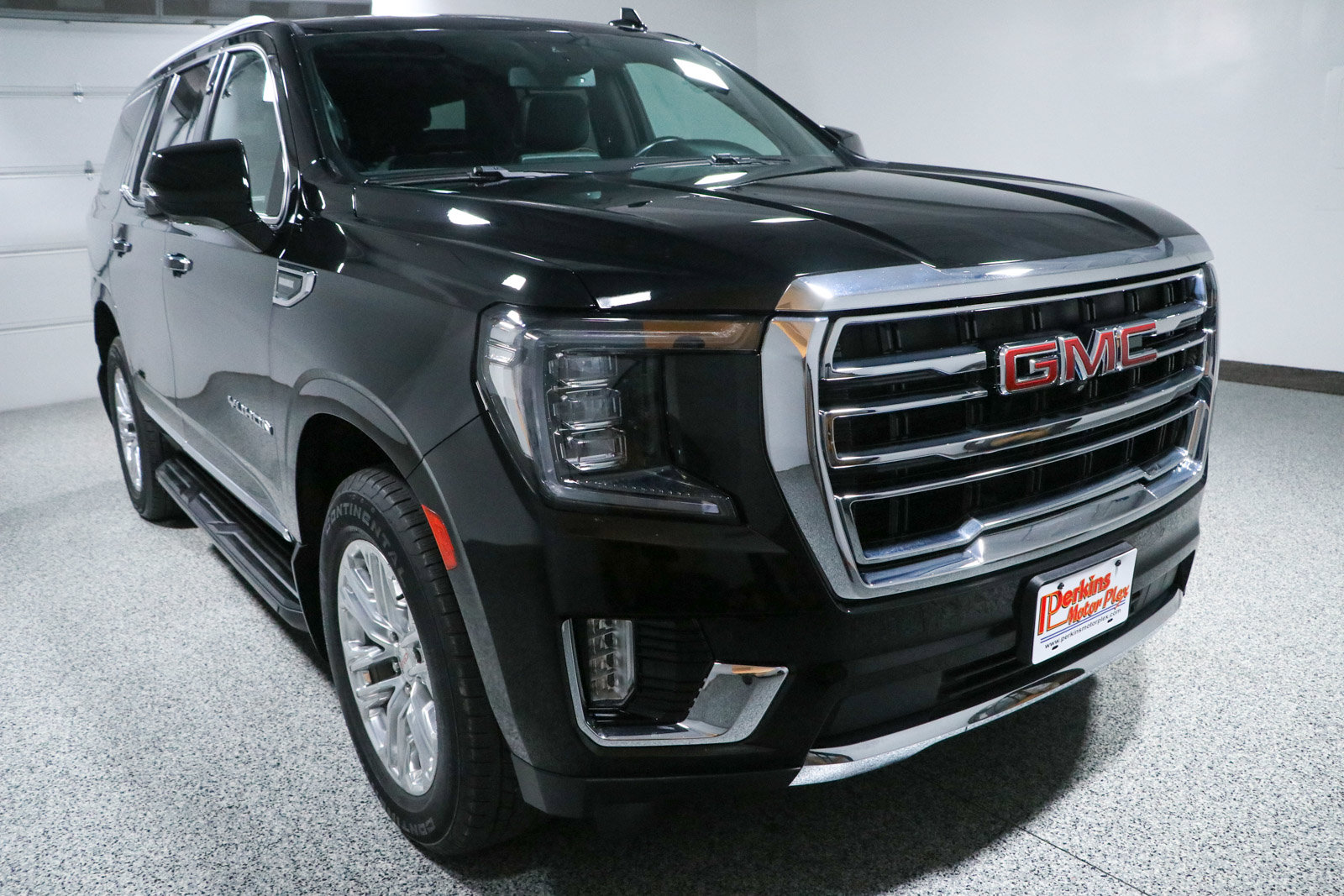 Used 2023 GMC Yukon SLT w/ SLT Premium Package AWD/4WD image 5