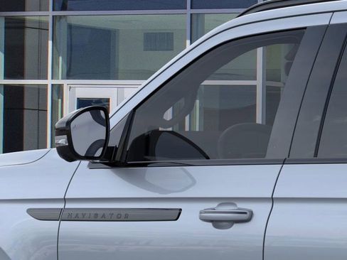 New 2025 Lincoln Navigator Reserve w/ Jet Appearance Package image 43