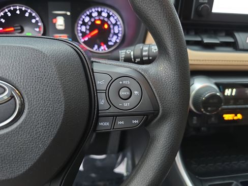 Used 2019 Toyota RAV4 XLE image 17