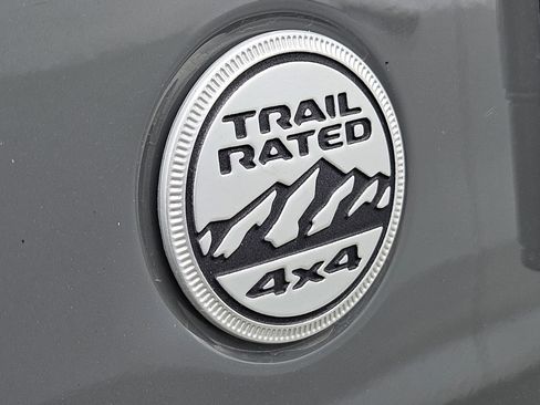 Used 2021 Jeep Gladiator Sport image 16