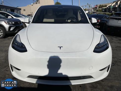 Used 2021 Tesla Model Y Long Range image 2