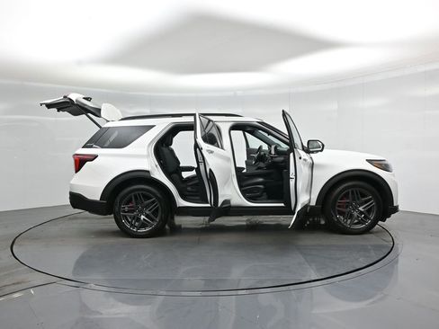 New 2026 Ford Explorer ST w/ Sun And Sound Package image 4