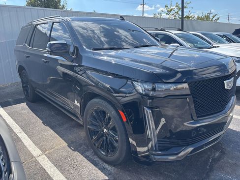 Used 2022 Cadillac Escalade Sport Platinum image 3