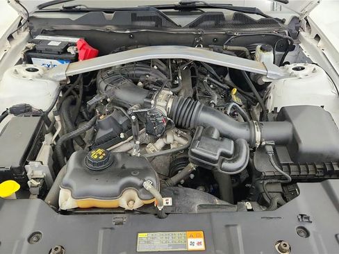 Used 2013 Ford Mustang V6 image 19
