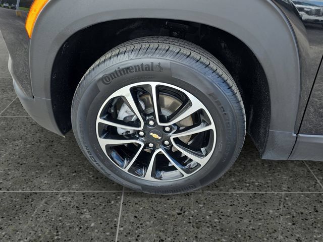 Used 2025 Chevrolet TrailBlazer LT AWD/4WD image 16