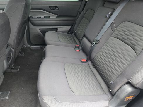 Used 2025 Nissan Pathfinder SV FWD image 25