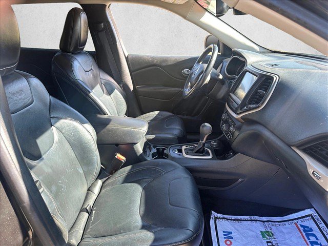 Used 2016 Jeep Cherokee Limited AWD/4WD image 25