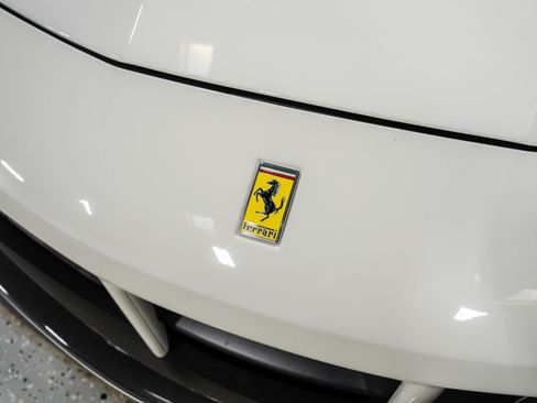 Used 2016 Ferrari 488 GTB RWD image 17