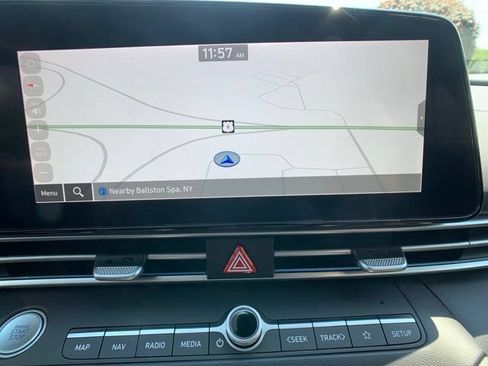 Used 2024 Hyundai Elantra SEL FWD image 17