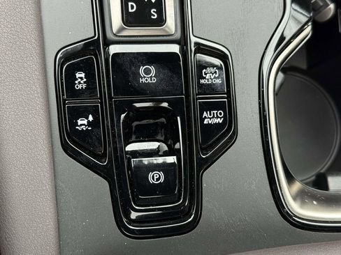 Used 2025 Lexus RX 450h AWD w/ Luxury Package image 24