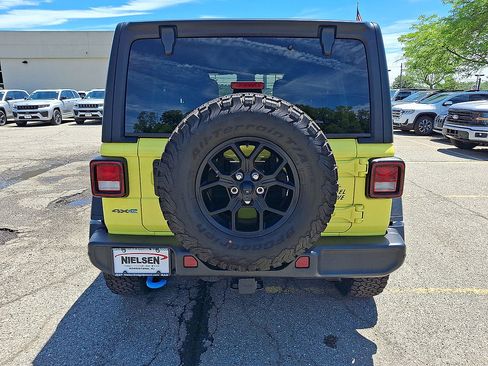 Used 2024 Jeep Wrangler Unlimited AWD/4WD image 29