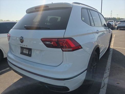 Used 2022 Volkswagen Tiguan SE R-Line FWD image 8