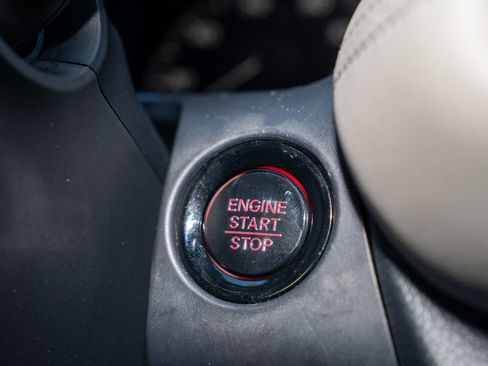 Certified 2023 Honda HR-V LX image 31