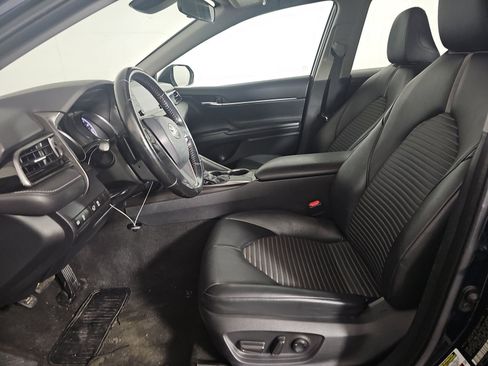 Used 2021 Toyota Camry SE FWD image 10