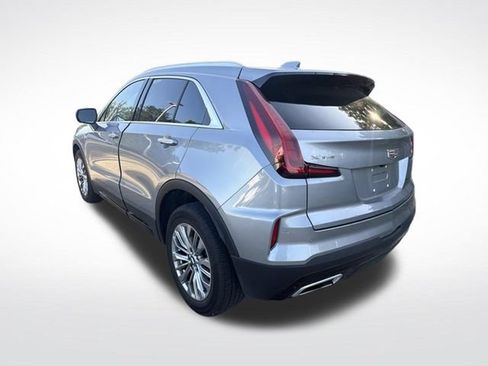 Used 2025 Cadillac XT4 Premium Luxury FWD image 6