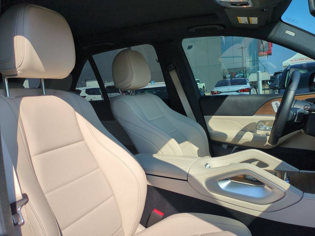 Used 2024 Mercedes-Benz GLE 350 4MATIC image 44