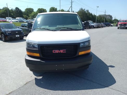 Used 2026 GMC Savana 2500 Extended w/ Driver Convenience Package RWD image 2