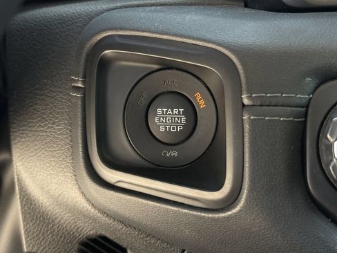 Used 2024 Jeep Wrangler Unlimited Sahara AWD/4WD image 21