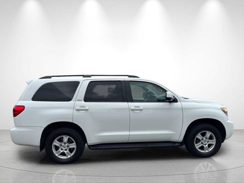 Used 2016 Toyota Sequoia SR5 RWD image 6