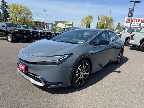 New 2026 Toyota Prius Plug-In Hybrid image 4