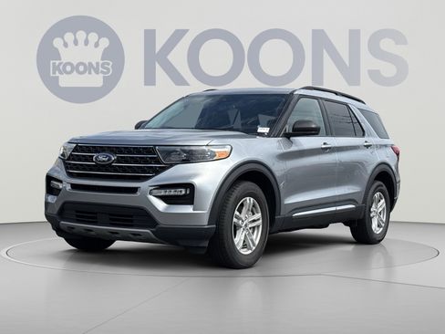 Used 2024 Ford Explorer XLT w/ Equipment Group 202A AWD/4WD image 1