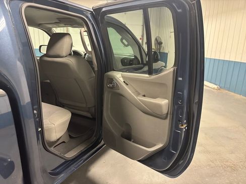 Used 2019 Nissan Frontier SV image 50